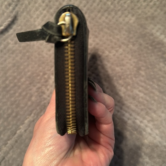 Louis Vuitton Black Wallet - Picture 4 of 7